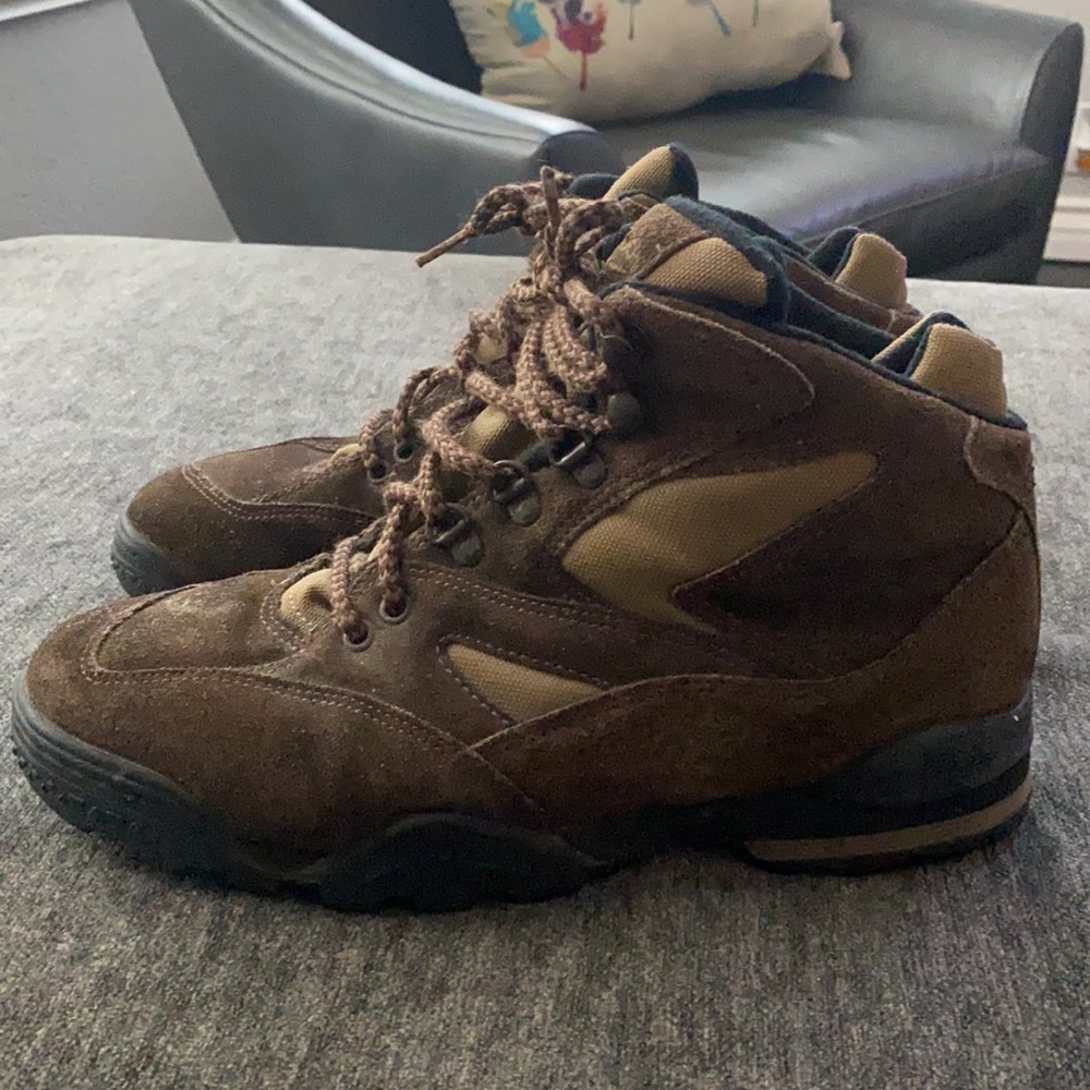 Reebok Vintage Brown Hiking Boots Size 9.5